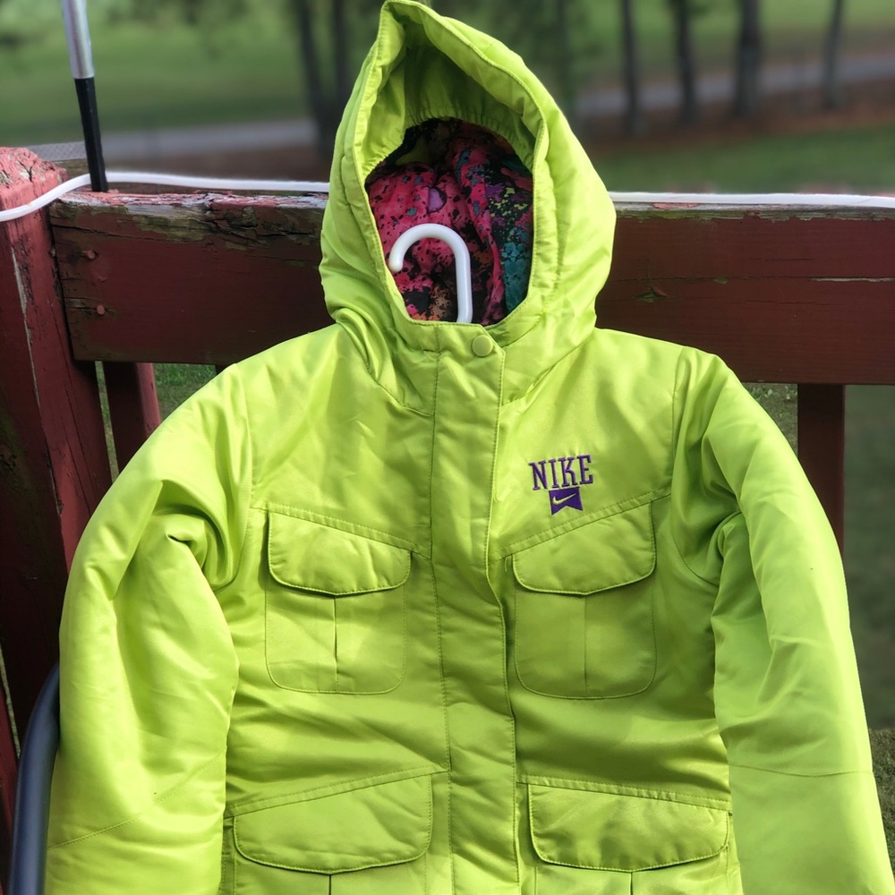 Nike Girls Snowboarding Jacket. N.W.T